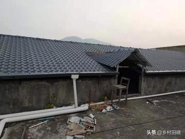 農村自建房坡屋頂，用琉璃瓦還是樹脂瓦？看看內行人的經驗分享