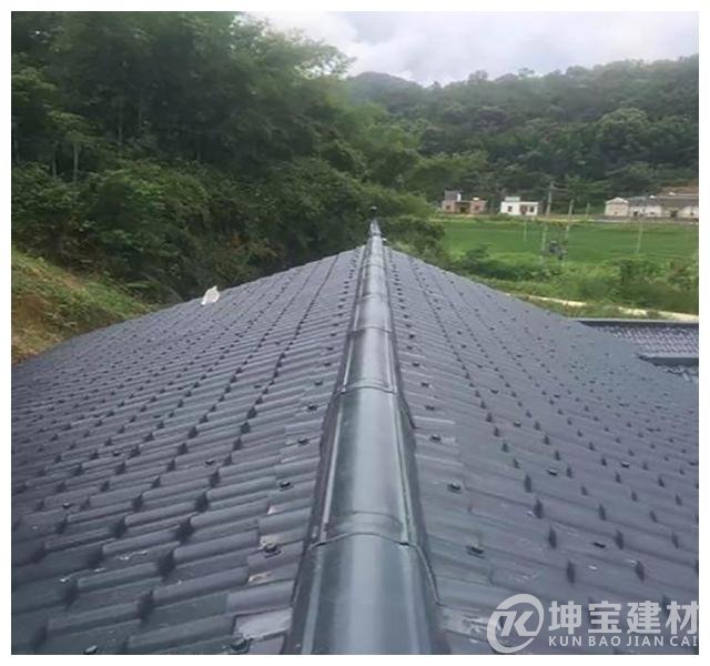 裝修屋頂選彩鋼瓦好還是合成樹脂瓦好？選對了直接節省幾千元