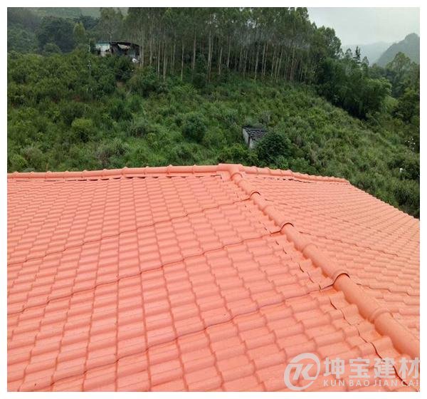 裝修屋頂選彩鋼瓦好還是合成樹脂瓦好？選對了直接節省幾千元