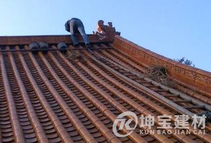 農村屋頂蓋琉璃瓦的坡度多少？多少錢一塊？安裝步驟是什么？